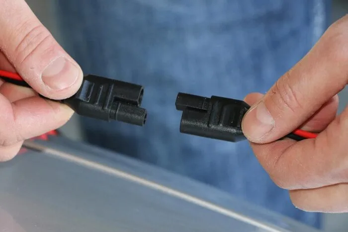 BLACK+DECKER BXA25 Akü Şarj Bağlantı Kıskaçları - Görsel 3