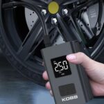 KOBB KB425 12V/Şarjlı Li-ion 150 PSI Dijital Göstergeli Akıllı Lastik Şişirme Pompası+ Powerbank + SOS + Led - Görsel 6