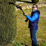 WORX WG252E 20Volt 2.0Ah Li-ion Tek Akülü 45CM Profesyonel Teleskobik Saplı Açı Ayarlı Çit Budama - Görsel 9