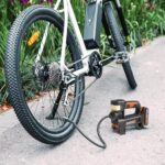 WORX WX092.9 20Volt 150 PSI Ayarlanabilir Dijital Basınç Göstergeli Hava Pompası + LED Lamba (Akü Dahil Değildir) - Görsel 3