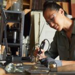 WORX WX990 MAKERX 20Volt 2.0Ah. Kömürsüz Profesyonel Kalem Tipi Devir Ayarlı Gravür + 50MM Açılı Avuç Taşlama Kombo Set + 39 Parça aksesuar - Görsel 9