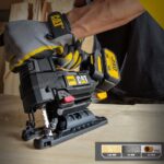 CAT DX51 18Volt/4.0Ah Li-ion Tek Akülü Profesyonel Kömürsüz Dekupaj Testere - Görsel 3