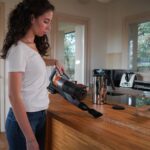 WORX WX038 20Volt 2.0Ah. Li-ion 105Watt Çift Akülü Kömürsüz Siklonik Sistem Şarjlı Dikey Süpürge - Görsel 7