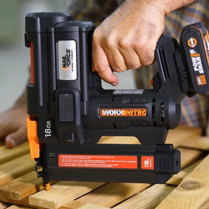 WORX WX844.9 20Volt 16-40mm Profesyonel Şarjlı Zımba Makinesi + 2700 Adet Yedek Zımba (Akü Dahil Değildir) - Görsel 6